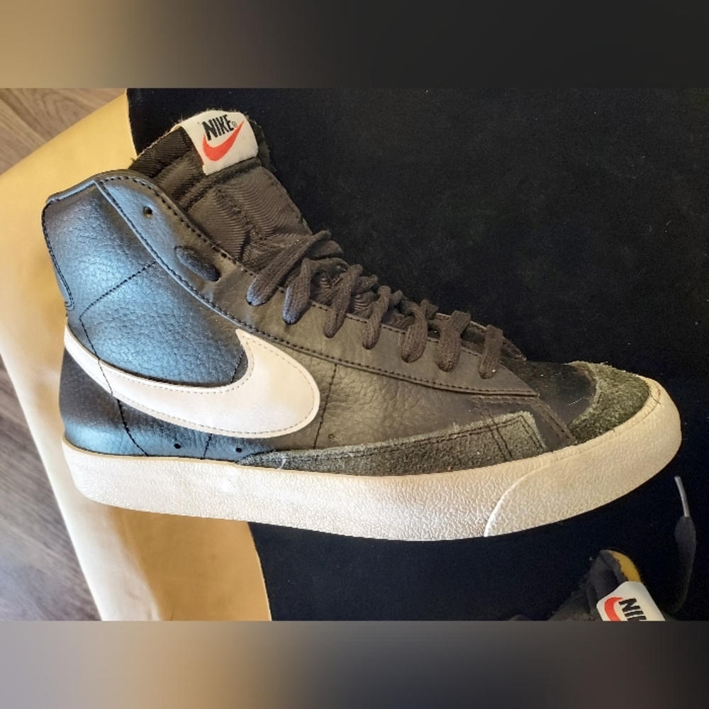 Nike 10.5 Men's 🏀🏀 - EUC - NO BOX shoes only, in very good condition! - Picture 5 of 14